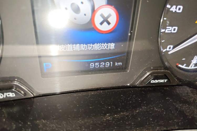 Used Geely Auto Emgrand GL 2018 1.8L DCT Elite Smart Connectivity Version Odometer Close Up