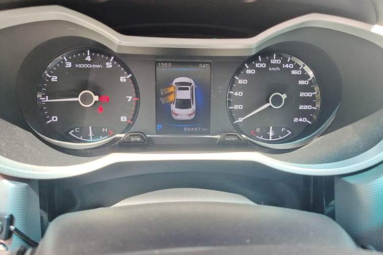 Used Geely Auto Emgrand GL 2018 1.4T DCT Elite Smart Connectivity Version Odometer Close Up
