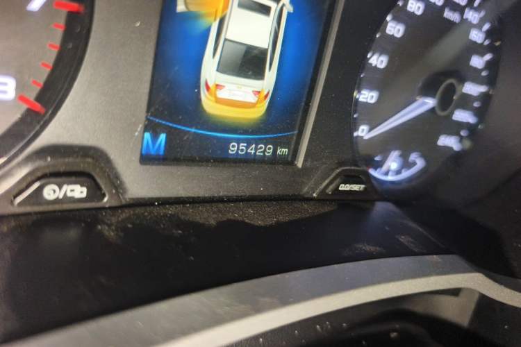 Used Geely Auto Emgrand GL 2018 1.8L Manual Elite Smart Connectivity Version Odometer Close Up