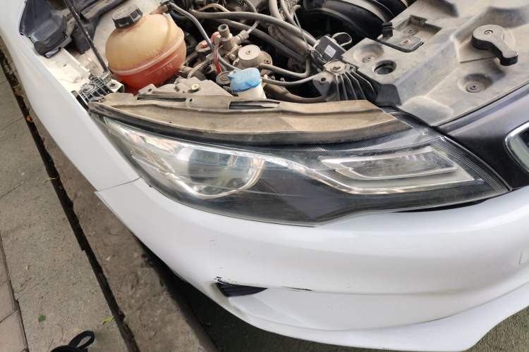 Used Geely Auto Emgrand GL 2018 1.8L DCT Elite Smart Connectivity Version Right Front Headlight