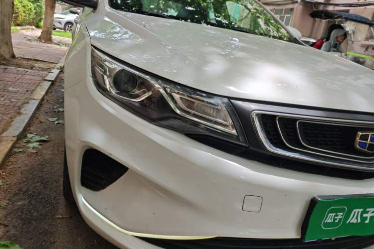 Used Geely Auto Emgrand GL 2018 1.8L Manual Elite Smart Connectivity Version Right Front Headlight