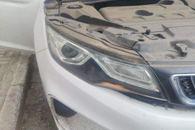 Used Geely Auto Emgrand GL 2018 1.8L DCT Elite Smart Connectivity Version Right Front Headlight