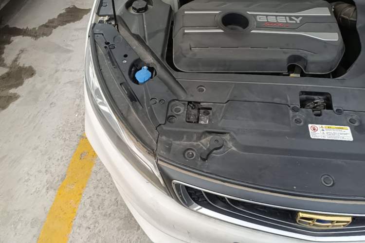 Used Geely Auto Emgrand GL 2018 1.4T Manual Elite Smart Connectivity Version Right Front Headlight