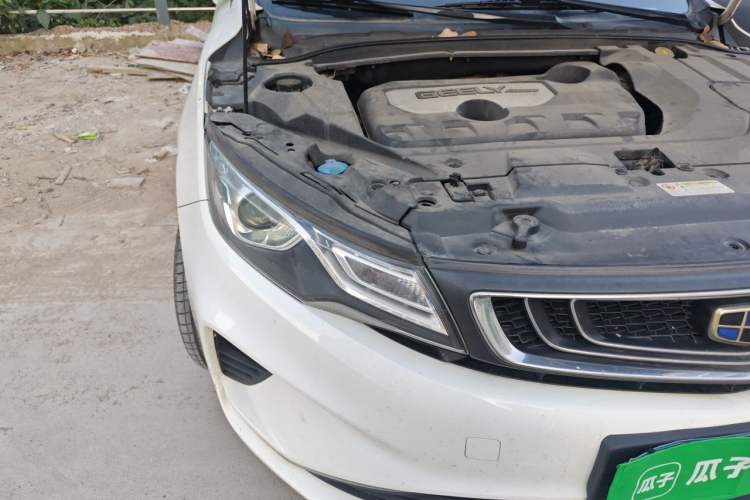 Used Geely Auto Emgrand GL 2018 1.8L DCT Elite Smart Connectivity Version Right Front Headlight