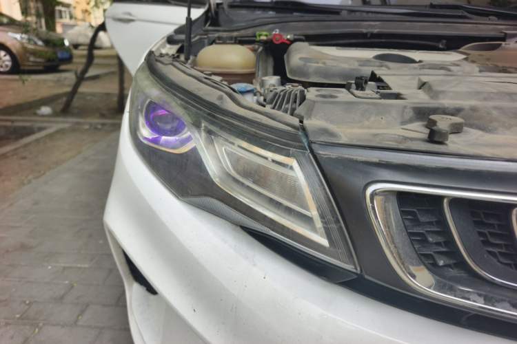 Used Geely Auto Emgrand GL 2018 1.8L Manual Elite Smart Connectivity Version Right Front Headlight