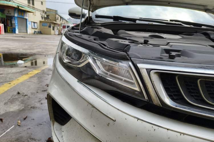 Used Geely Auto Emgrand GL 2018 1.8L DCT Elite Smart Connectivity Version Right Front Headlight
