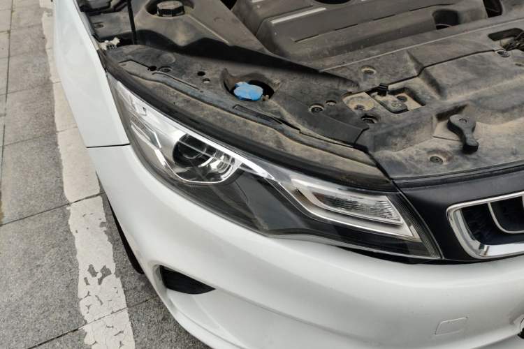 Used Geely Auto Emgrand GL 2018 1.4T DCT Prestige Smart Connectivity Version Right Front Headlight