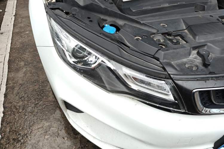 Used Geely Auto Emgrand GL 2018 1.4T DCT Prestige Smart Connectivity Version Right Front Headlight