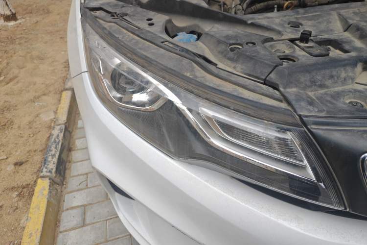 Used Geely Auto Emgrand GL 2018 1.8L DCT Elite Smart Connectivity Version Right Front Headlight