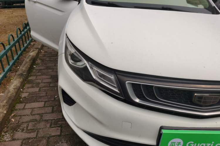 Used Geely Auto Emgrand GL 2018 1.4T DCT Elite Smart Connectivity Version Right Front Headlight