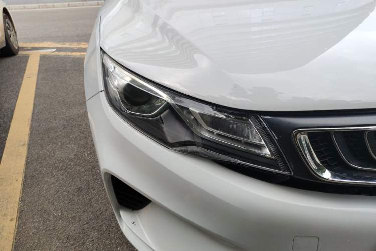 Used Geely Auto Emgrand GL 2018 1.8L DCT Elite Smart Connectivity Version Right Front Headlight