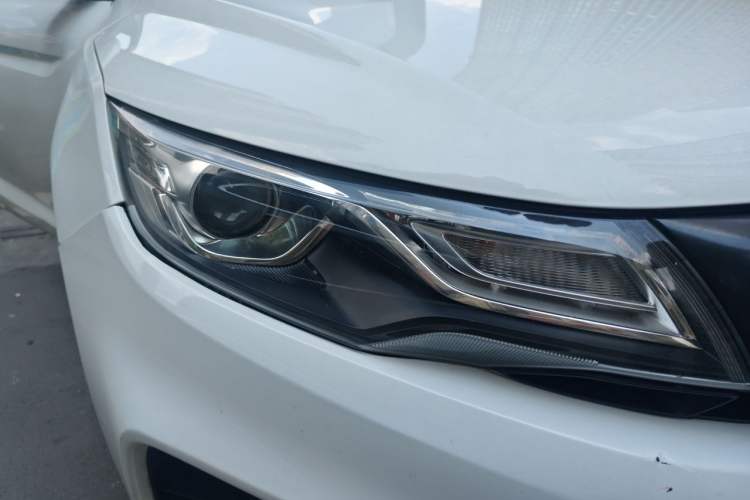 Used Geely Auto Emgrand GL 2018 1.4T Manual Elite Smart Connectivity Version Right Front Headlight