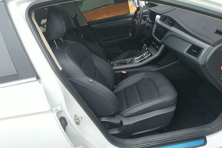 Used Geely Auto Emgrand GL 2018 1.8L DCT Elite Smart Connectivity Version Right Front Seat
