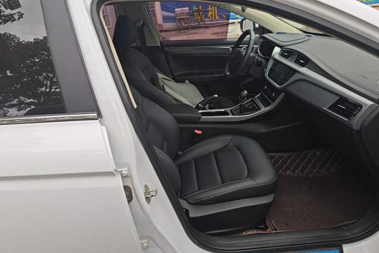 Used Geely Auto Emgrand GL 2018 1.4T Manual Elite Smart Connectivity Version Right Front Seat