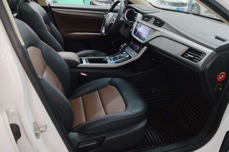 Used Geely Auto Emgrand GL 2018 1.4T DCT Prestige Smart Connectivity Version Right Front Seat