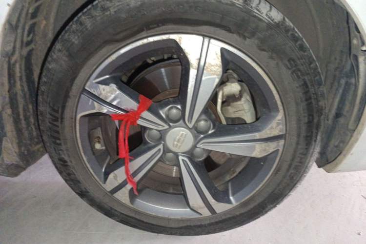 Used Geely Auto Emgrand GL 2018 1.8L DCT Elite Smart Connectivity Version Right Front Wheel Hub