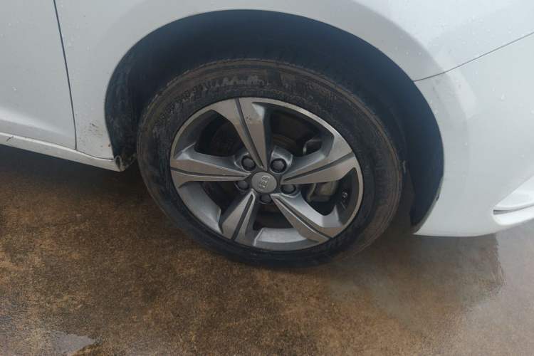 Used Geely Auto Emgrand GL 2018 1.8L Manual Elite Smart Connectivity Version Right Front Wheel Hub
