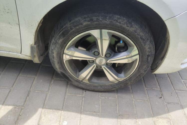 Used Geely Auto Emgrand GL 2018 1.8L DCT Elite Smart Connectivity Version Right Front Wheel Hub