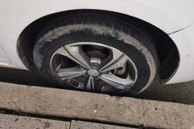 Used Geely Auto Emgrand GL 2018 1.8L DCT Elite Smart Connectivity Version Right Front Wheel Hub