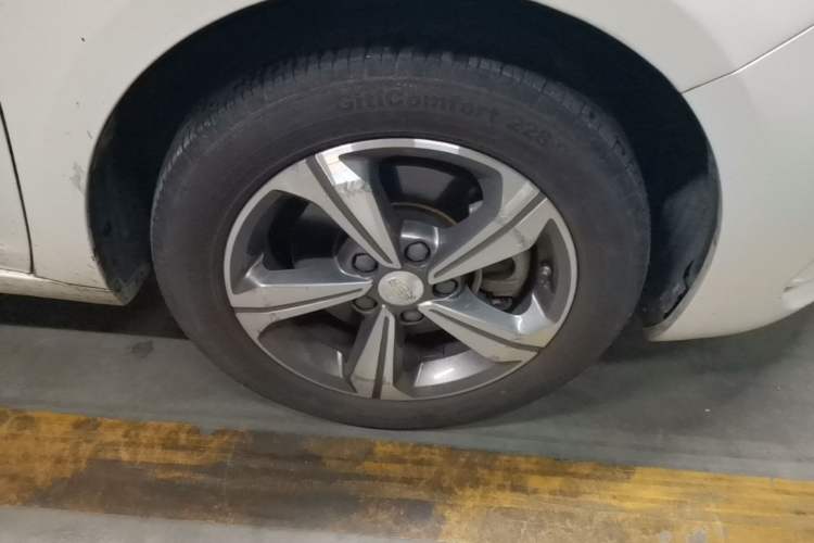 Used Geely Auto Emgrand GL 2018 1.4T DCT Elite Smart Connectivity Version Right Front Wheel Hub