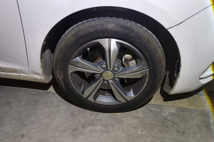 Used Geely Auto Emgrand GL 2018 1.4T Manual Elite Smart Connectivity Version Right Front Wheel Hub