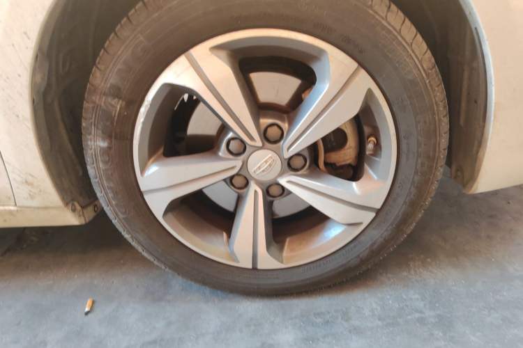 Used Geely Auto Emgrand GL 2018 1.4T DCT Elite Smart Connectivity Version Right Front Wheel Hub