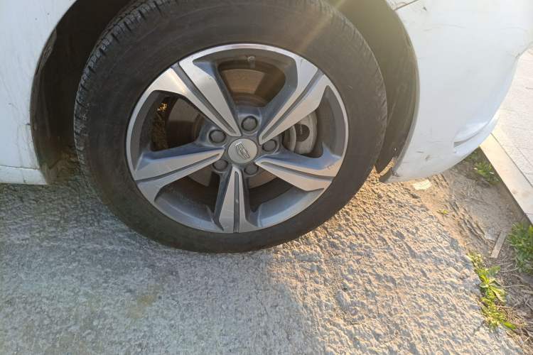 Used Geely Auto Emgrand GL 2018 1.8L Manual Elite Smart Connectivity Version Right Front Wheel Hub