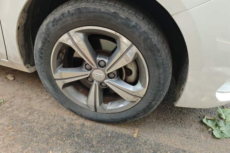 Used Geely Auto Emgrand GL 2018 1.8L Manual Elite Smart Connectivity Version Right Front Wheel Hub