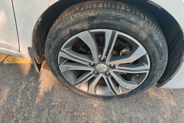 Used Geely Auto Emgrand GL 2018 1.4T DCT Prestige Smart Connectivity Version Right Front Wheel Hub