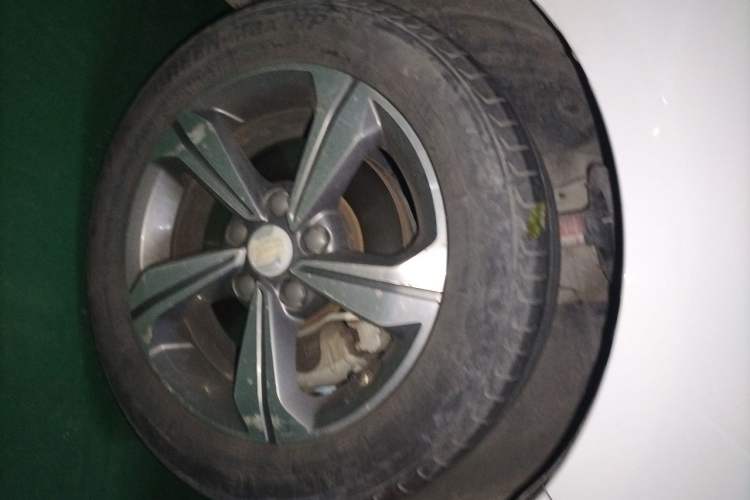 Used Geely Auto Emgrand GL 2018 1.8L DCT Elite Smart Connectivity Version Right Front Wheel Hub