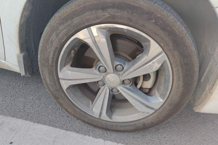Used Geely Auto Emgrand GL 2018 1.8L DCT Elite Smart Connectivity Version Right Front Wheel Hub