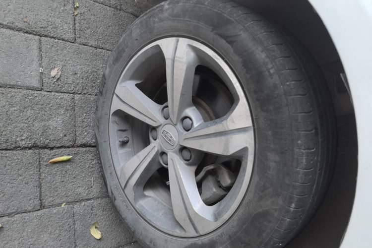 Used Geely Auto Emgrand GL 2018 1.8L DCT Elite Smart Connectivity Version Right Front Wheel Hub