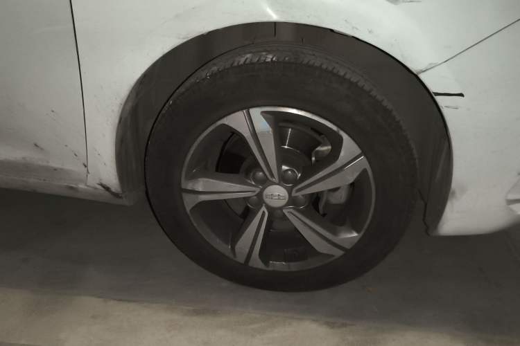 Used Geely Auto Emgrand GL 2018 1.8L DCT Elite Smart Connectivity Version Right Front Wheel Hub