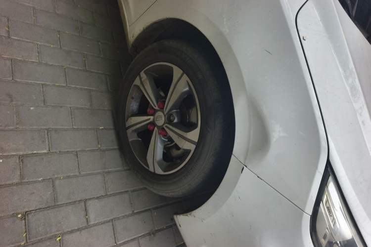 Used Geely Auto Emgrand GL 2018 1.8L Manual Elite Smart Connectivity Version Right Front Wheel Hub