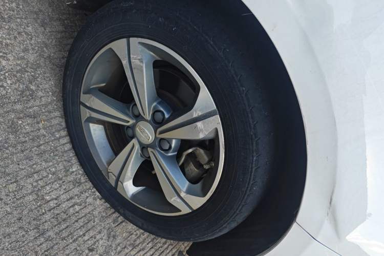 Used Geely Auto Emgrand GL 2018 1.4T DCT Elite Smart Connectivity Version Right Front Wheel Hub