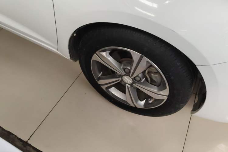 Used Geely Auto Emgrand GL 2018 1.4T Manual Elite Smart Connectivity Version Right Front Wheel Hub