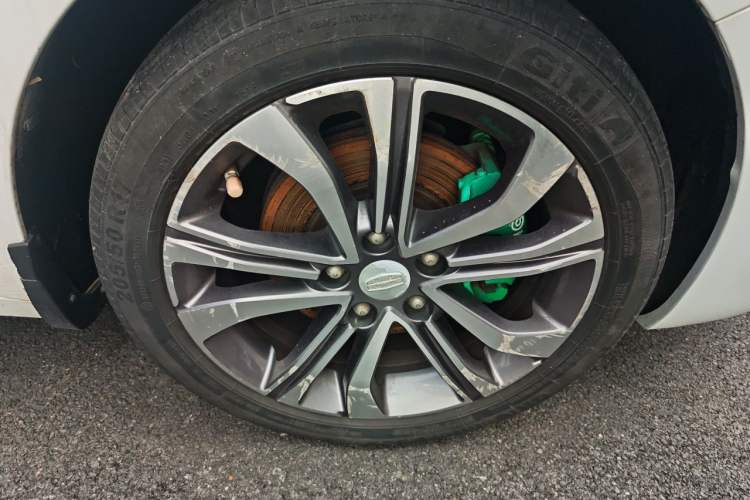 Used Geely Auto Emgrand GL 2018 1.4T DCT Prestige Smart Connectivity Version Right Front Wheel Hub