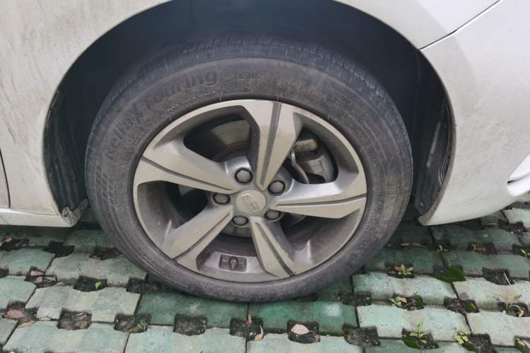 Used Geely Auto Emgrand GL 2018 1.8L DCT Elite Smart Connectivity Version Right Front Wheel Hub