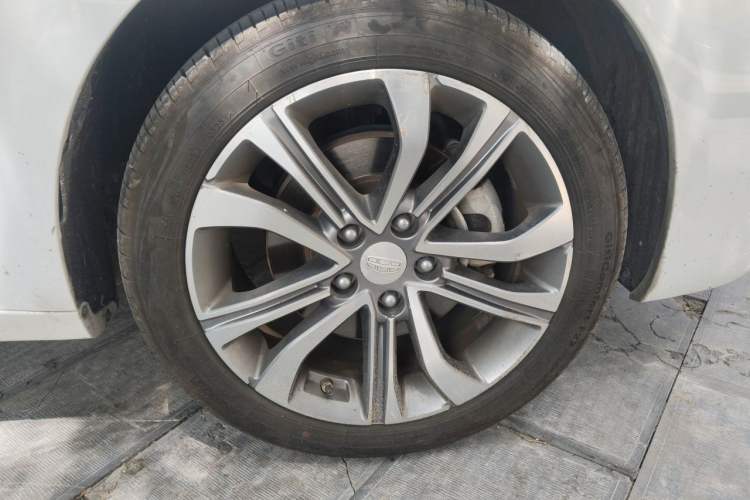 Used Geely Auto Emgrand GL 2018 1.4T DCT Prestige Smart Connectivity Version Right Front Wheel Hub