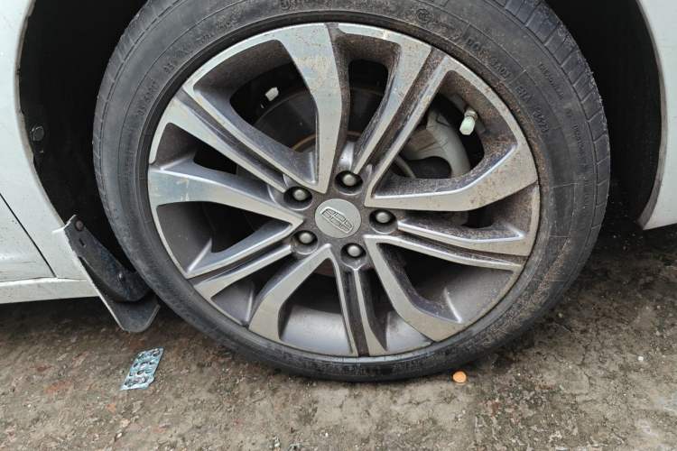 Used Geely Auto Emgrand GL 2018 1.4T DCT Prestige Smart Connectivity Version Right Front Wheel Hub