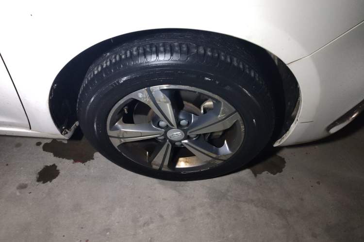 Used Geely Auto Emgrand GL 2018 1.8L DCT Elite Smart Connectivity Version Right Front Wheel Hub