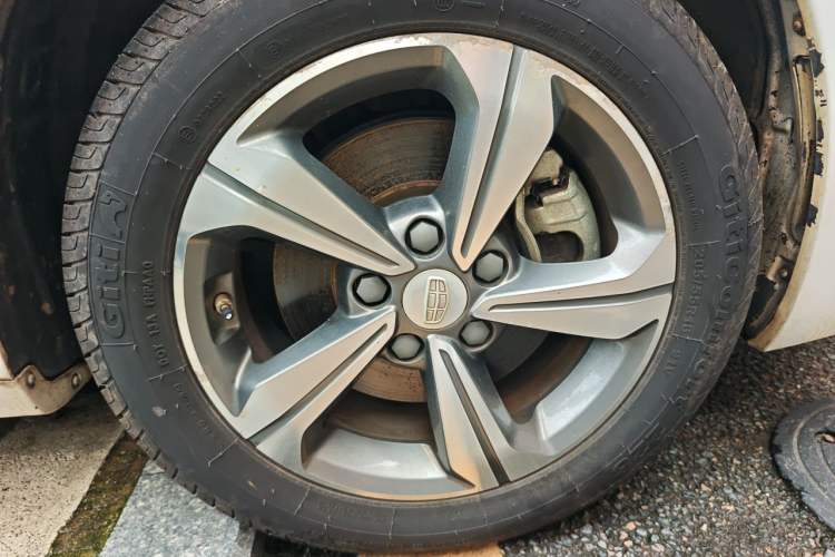 Used Geely Auto Emgrand GL 2018 1.4T DCT Elite Smart Connectivity Version Right Front Wheel Hub