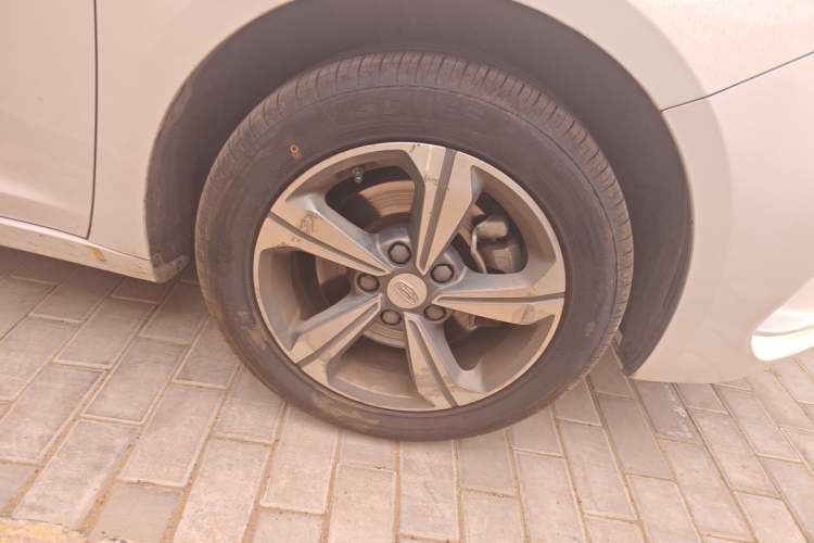 Used Geely Auto Emgrand GL 2018 1.8L DCT Elite Smart Connectivity Version Right Front Wheel Hub