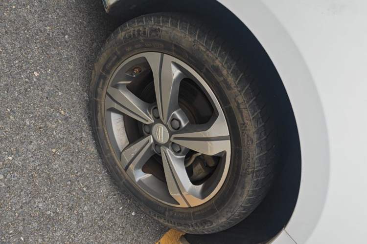 Used Geely Auto Emgrand GL 2018 1.8L Manual Elite Smart Connectivity Version Right Front Wheel Hub