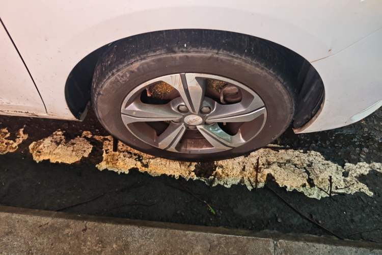 Used Geely Auto Emgrand GL 2018 1.8L Manual Elite Smart Connectivity Version Right Front Wheel Hub
