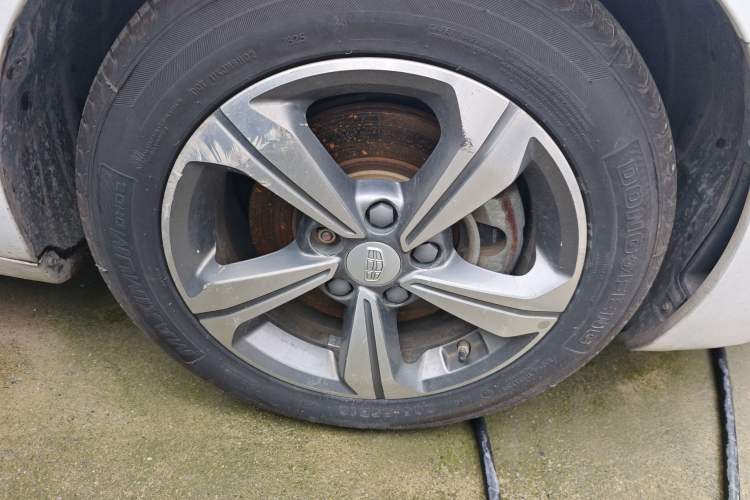 Used Geely Auto Emgrand GL 2018 1.4T Manual Elite Smart Connectivity Version Right Front Wheel Hub