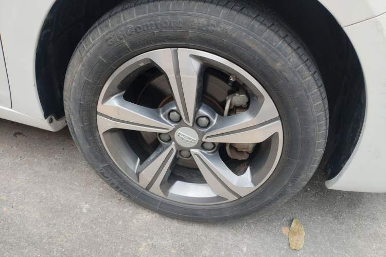 Used Geely Auto Emgrand GL 2018 1.4T DCT Elite Smart Connectivity Version Right Front Wheel Hub