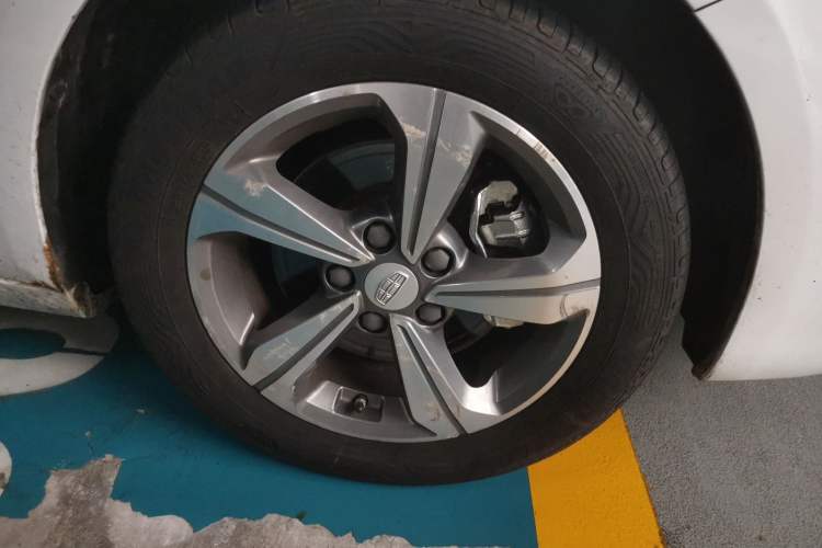 Used Geely Auto Emgrand GL 2018 1.4T DCT Elite Smart Connectivity Version Right Front Wheel Hub