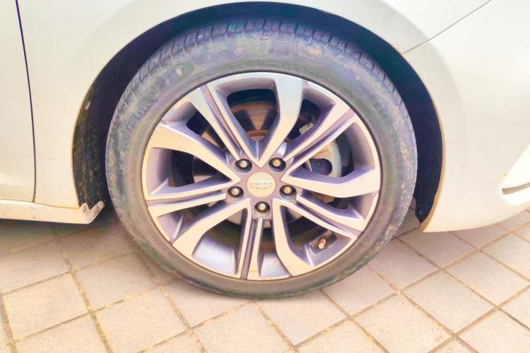 Used Geely Auto Emgrand GL 2018 1.4T DCT Prestige Smart Connectivity Version Right Front Wheel Hub