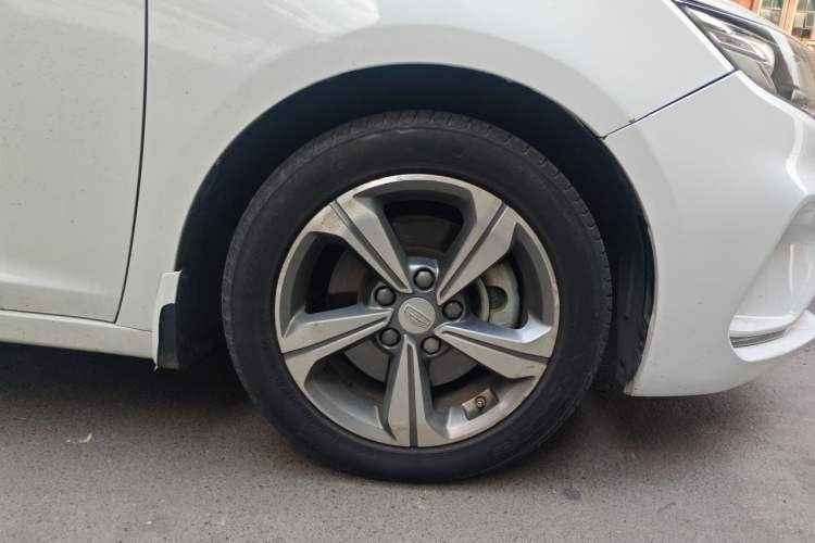 Used Geely Auto Emgrand GL 2018 1.4T Manual Elite Smart Connectivity Version Right Front Wheel Hub